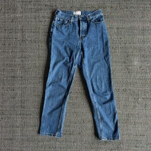 Everlane 90s Cheeky Jean
Size: 26
Condition: Good
